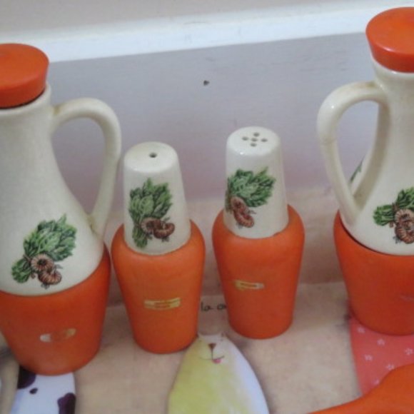 Vintage 70's 5 Piece Salad Cruet Set Ceramic & Plastic (K242) - Picture 3 of 5